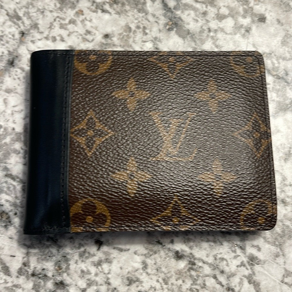 Like new, authentic, Louis Vuitton Men’s Wallet
